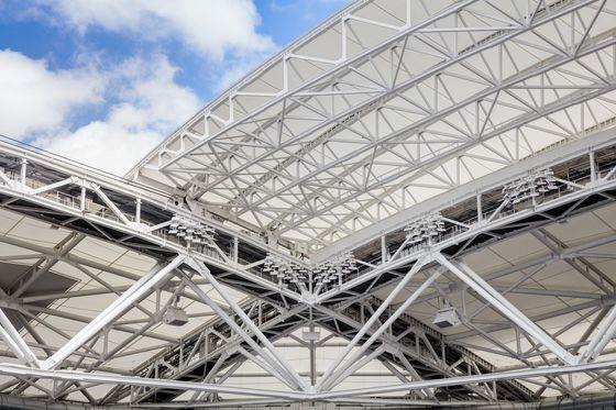 خرپای سازه فولادی مقاوم در برابر آب و هوا با نصب پیچ و مهره ای یا جوشی و شیب سقف قابل تنظیم