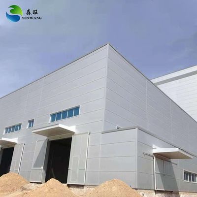 چند طبقه ساختارهای فولادی پیش ساخته شده کارگاه کیت های ساختمانی با درب کشویی ساندویچ پانل سقف و دیوار