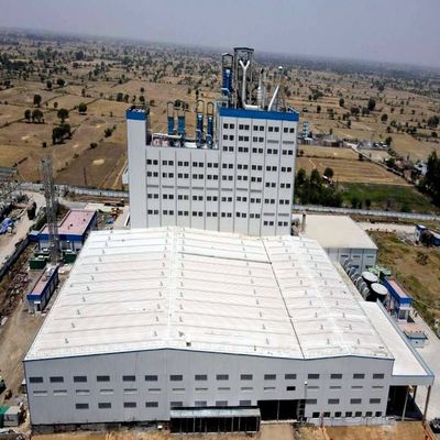 انبار سازه فولادی گالوانیزه یا رنگ شده ضد باد با ساختمان قاب فولادی با دهانه عریض